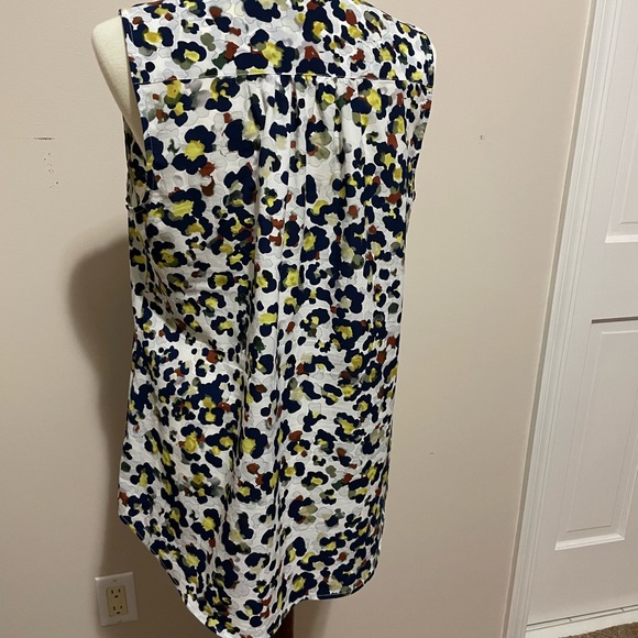 Cabi sleeveless top. Size L. Excellent condition - Picture 4 of 5